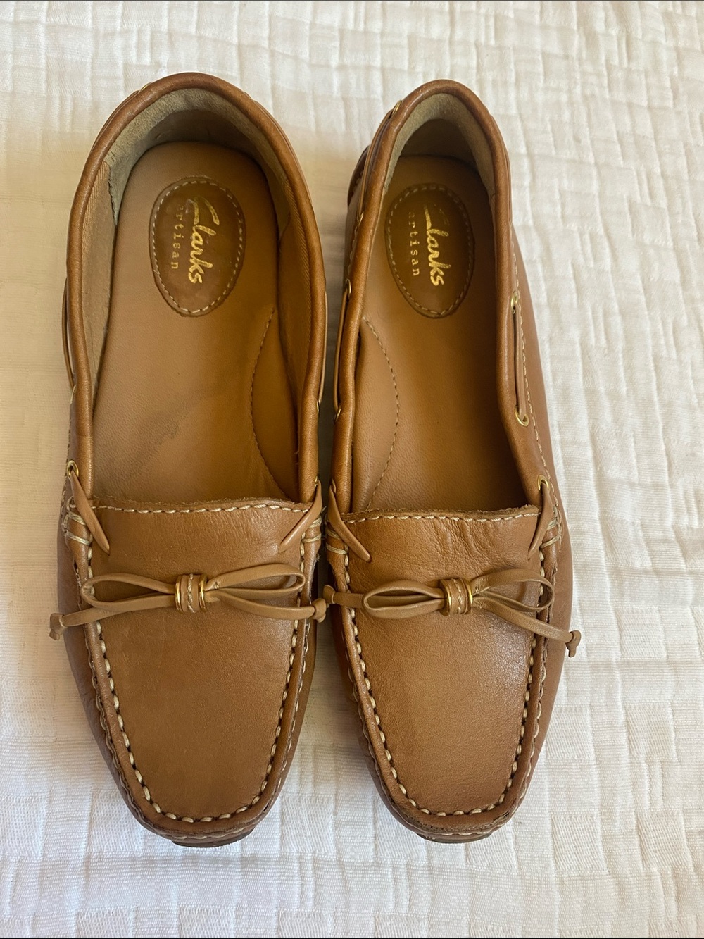 ClARKS Women’s Brown Leather Slip-On Loafers with Bow